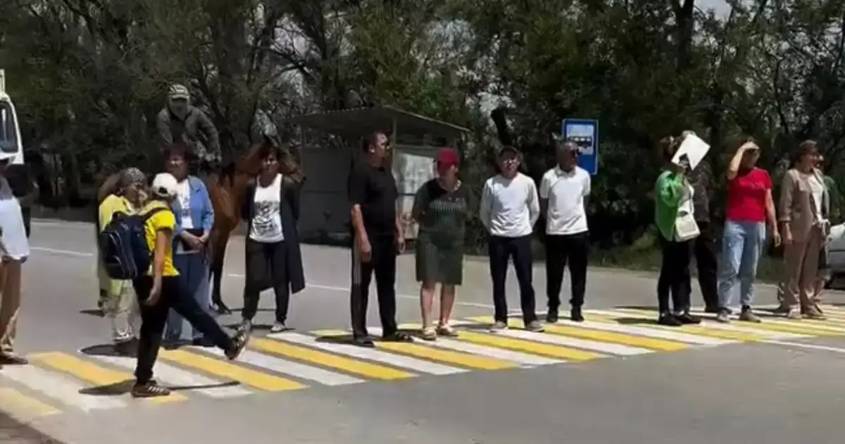   Алматы облысының тұрғындары облыстық тасжолды жауып тастады   