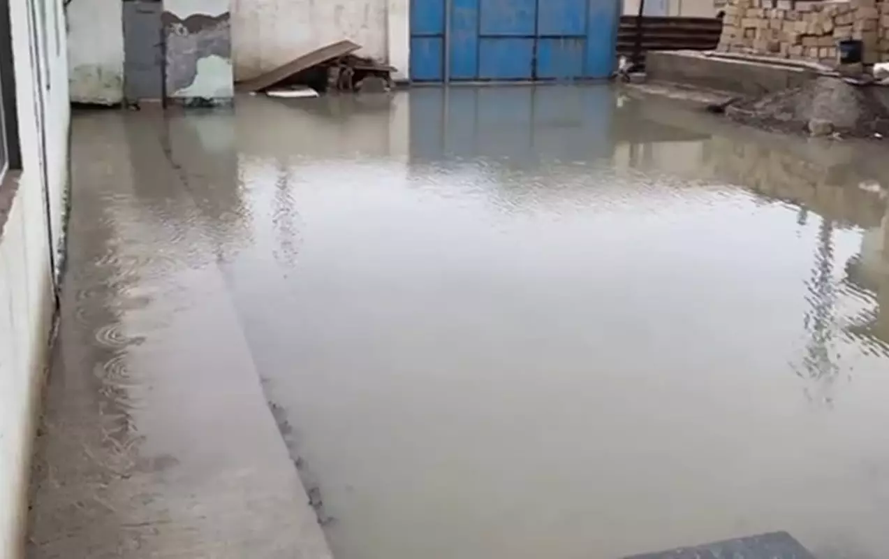 Жители Мангистау жалуются на затопление домов после каждого дождя