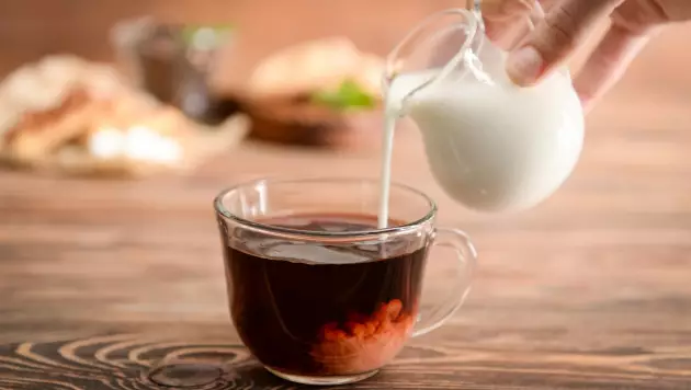 Правда ли, что нельзя пить чай с молоком