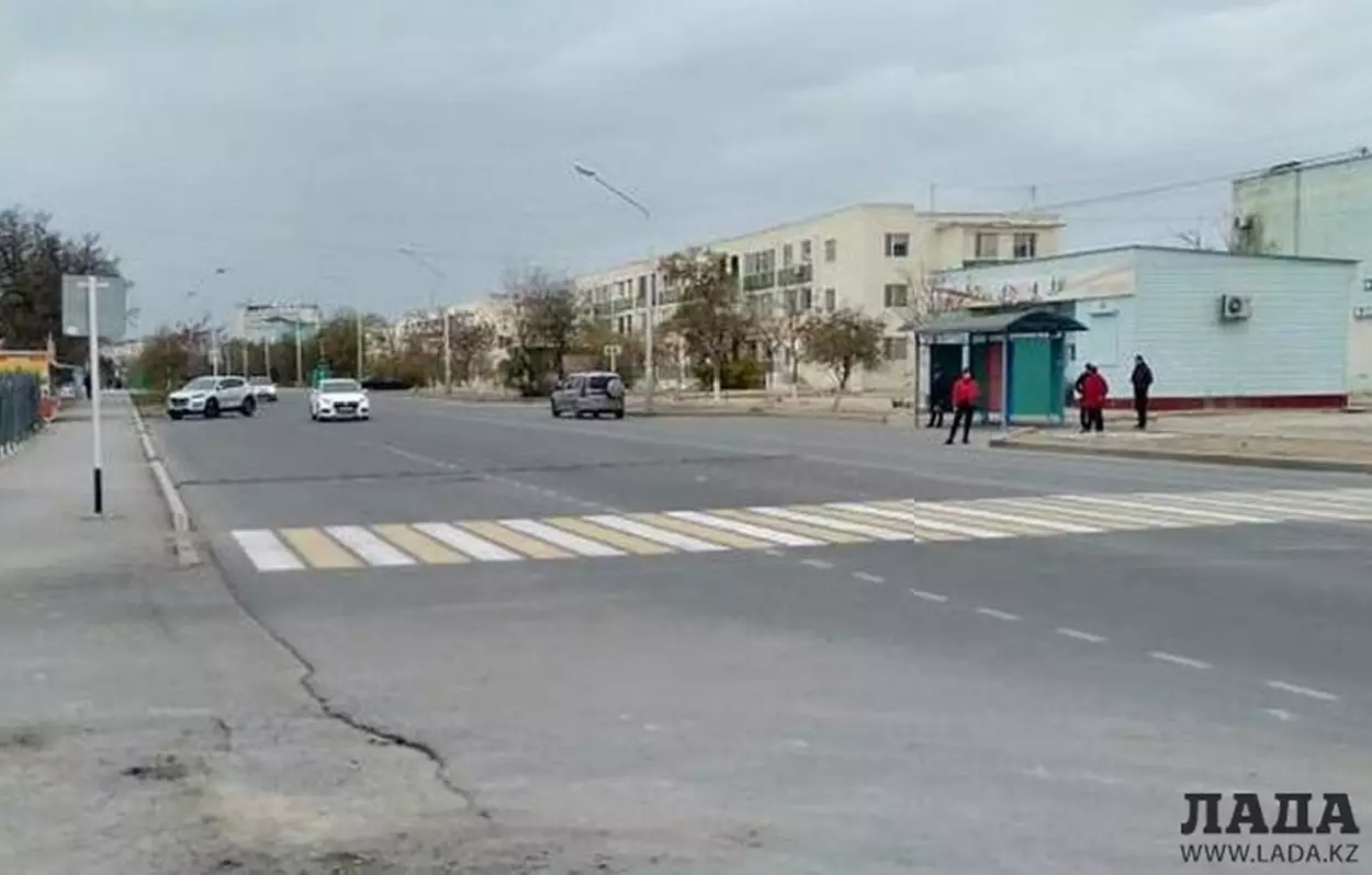 В Актау временно закрыта одна из полос автомобильной дороги