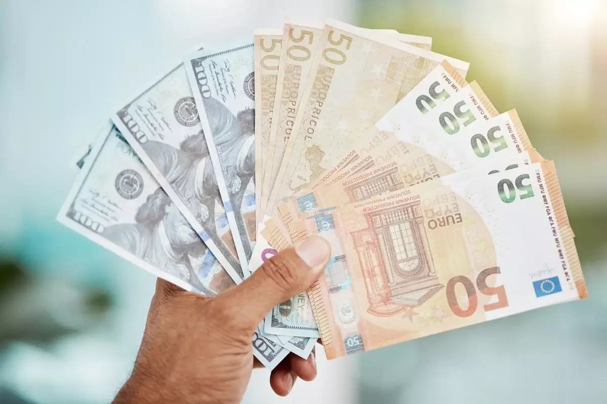 Курс доллара и евро в обменниках Алматы 22 мая 2024 