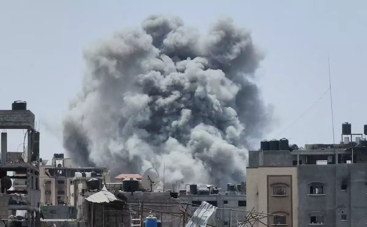 Израильские силы разрушили часть Джабалии в секторе Газа и нанесли авиаудары по Рафаху