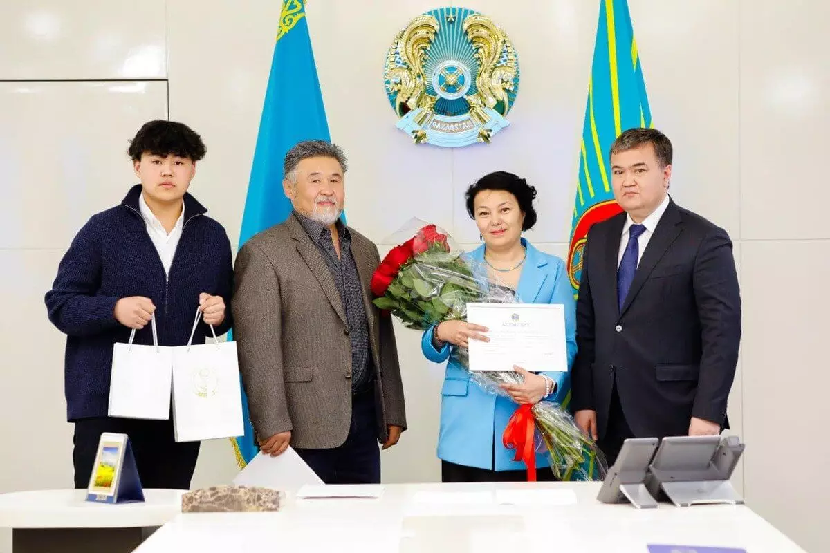 Астанада 5 жасар баланы құтқарған оқушы марапатталды