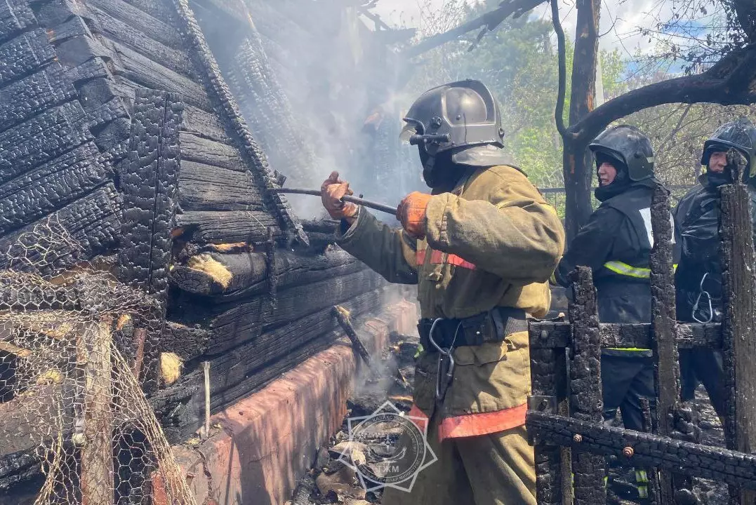 95-летний мужчина пострадал во время пожара в частном доме в Петропавловске