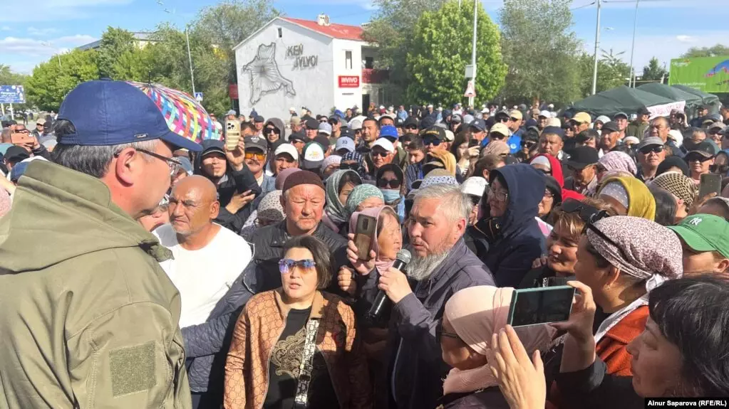 Жители Кульсары завершили митинг с требованиями соразмерной компенсации за затопленные дома из-за опасений провокаций и политизации требований