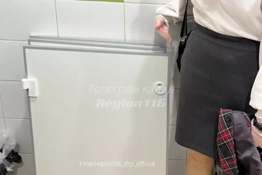 Open Space в туалетах возмутил школьников в Татарстане