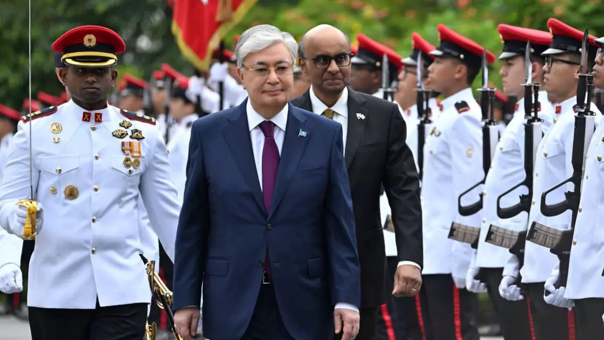 Мемлекет басшысы Сингапур Президентінің Istana сарайына келді
