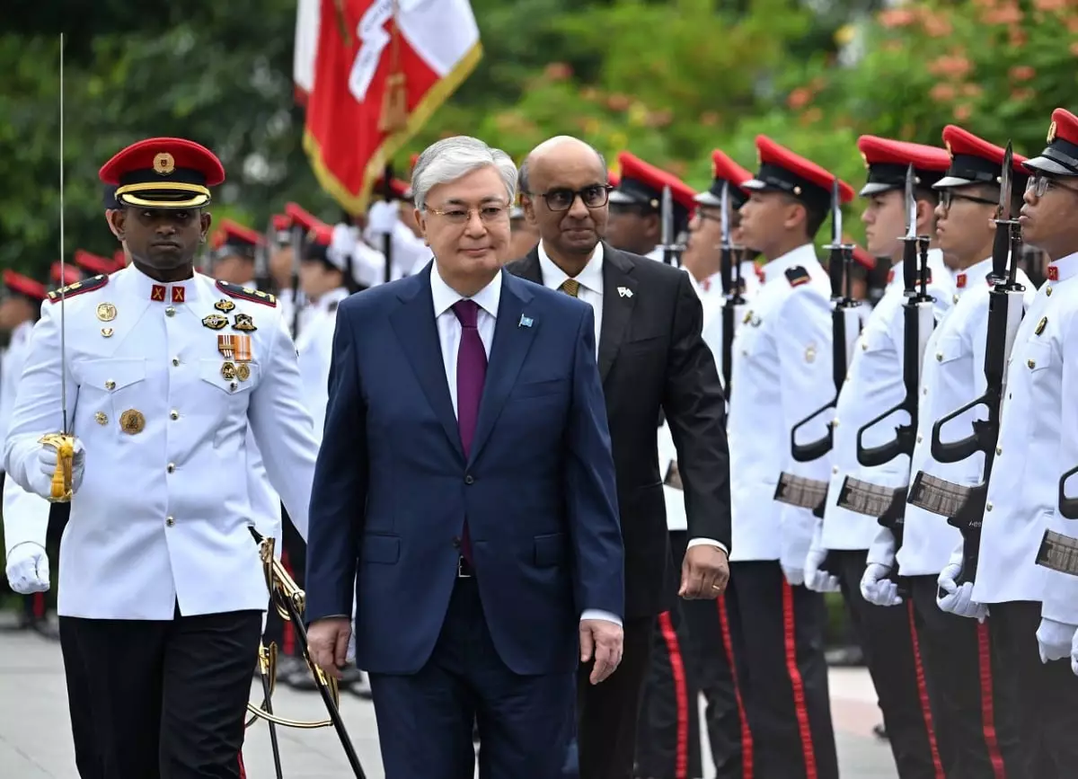 Глава государства прибыл с государственным визитом в Сингапур