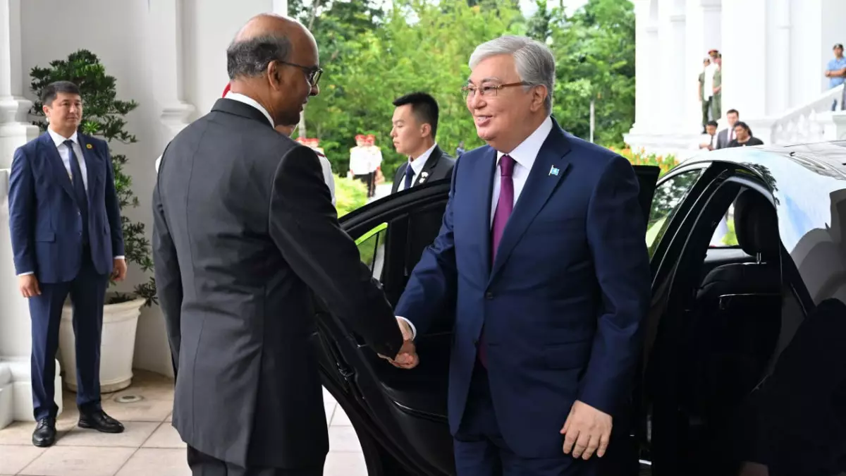 Глава государства прибыл во Дворец Президента Сингапура Istana