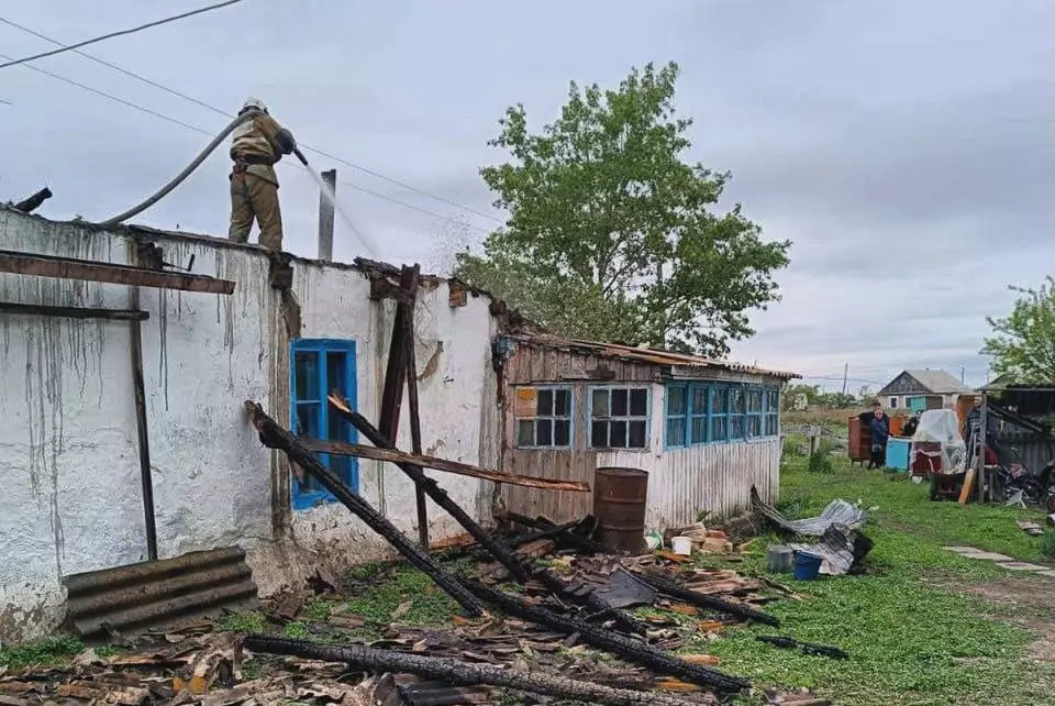 Пожар в частном доме потушили огнеборцы в Костанайской области