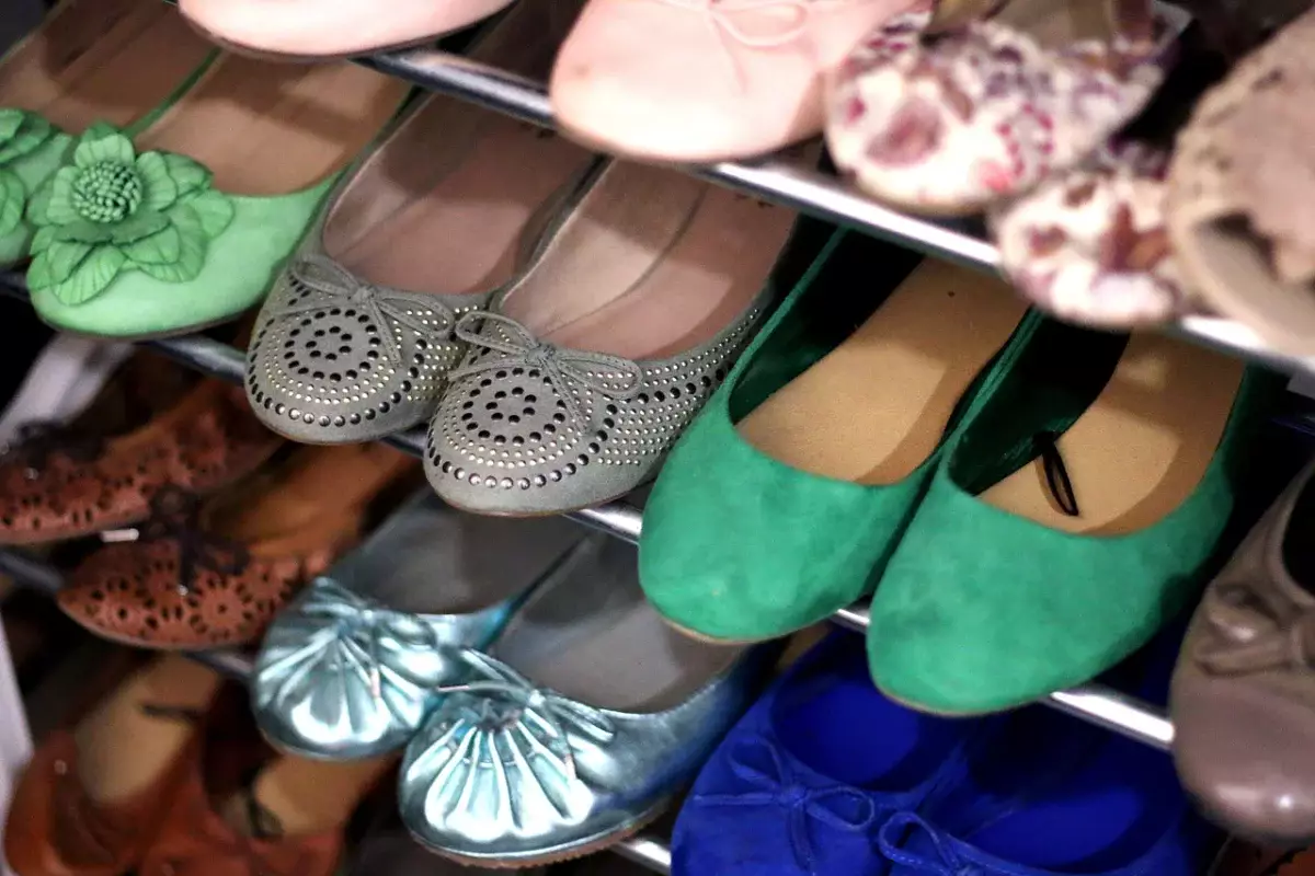Нашла на улице: Жительница Шымкента прятала наркотики в обувнице