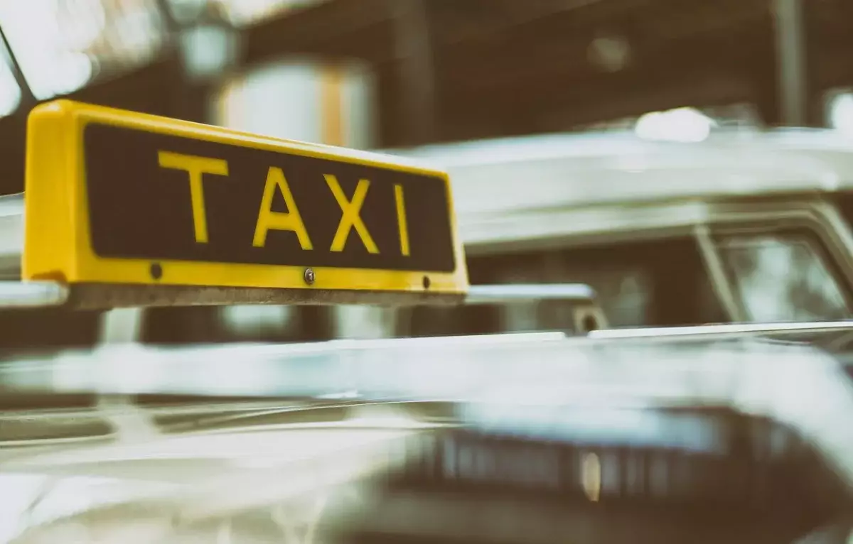 Астанинский таксист грубо отреагировал на просьбу пассажирки включить музыку – видео