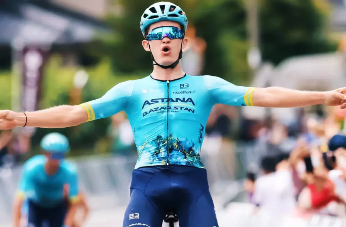 Казахстанский велогонщик стал лучшим на этапе «Тура Японии»