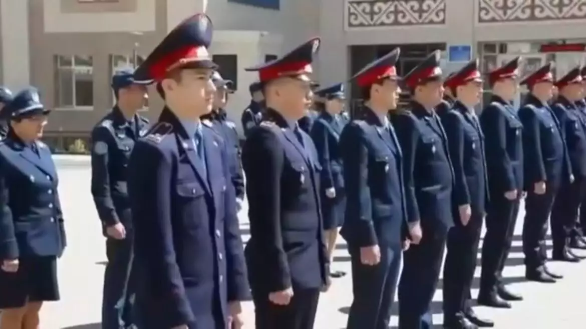Кадетский класс открыли в честь героя-полицейского в столичной школе