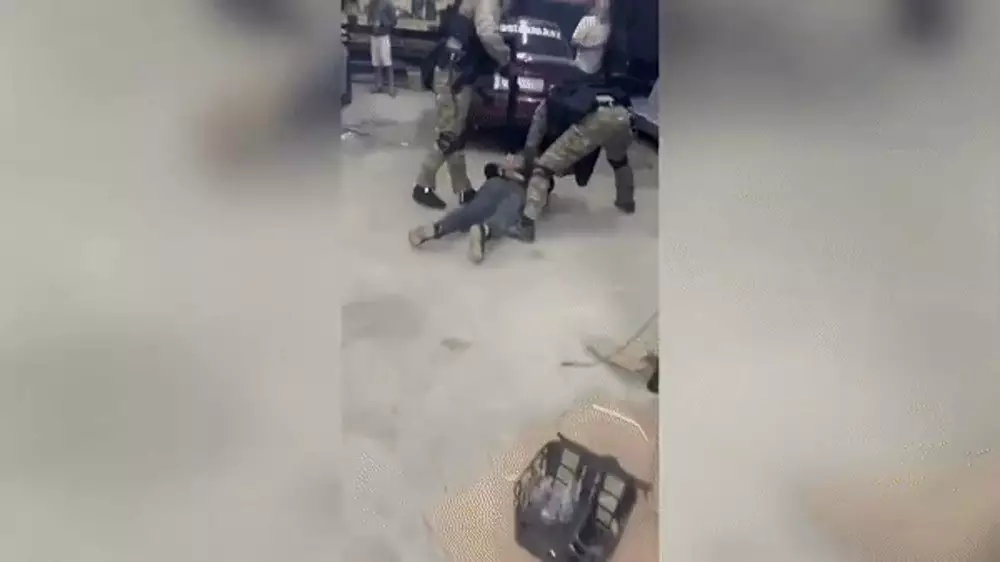 Алматыда ер адам тонаушыларды туысының үйіне алып кірген: видео
