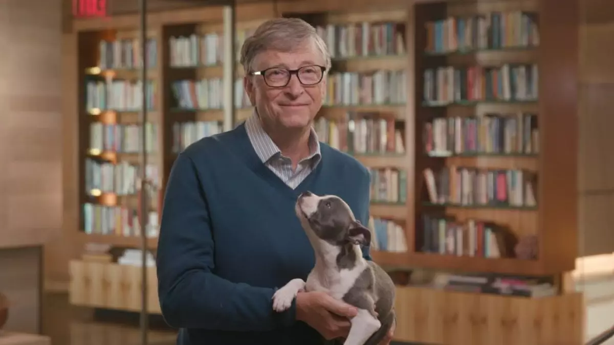 Билл Гейтс жазда қандай кітаптар оқитынын және не үшін оқитынын айтып берді