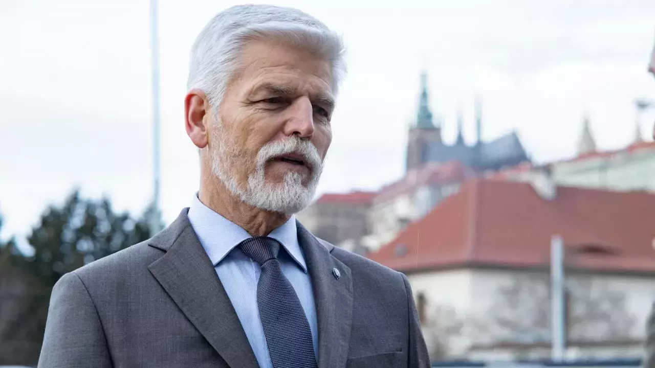 Чехия президенті көлік апатынан кейін ауруханаға түсті