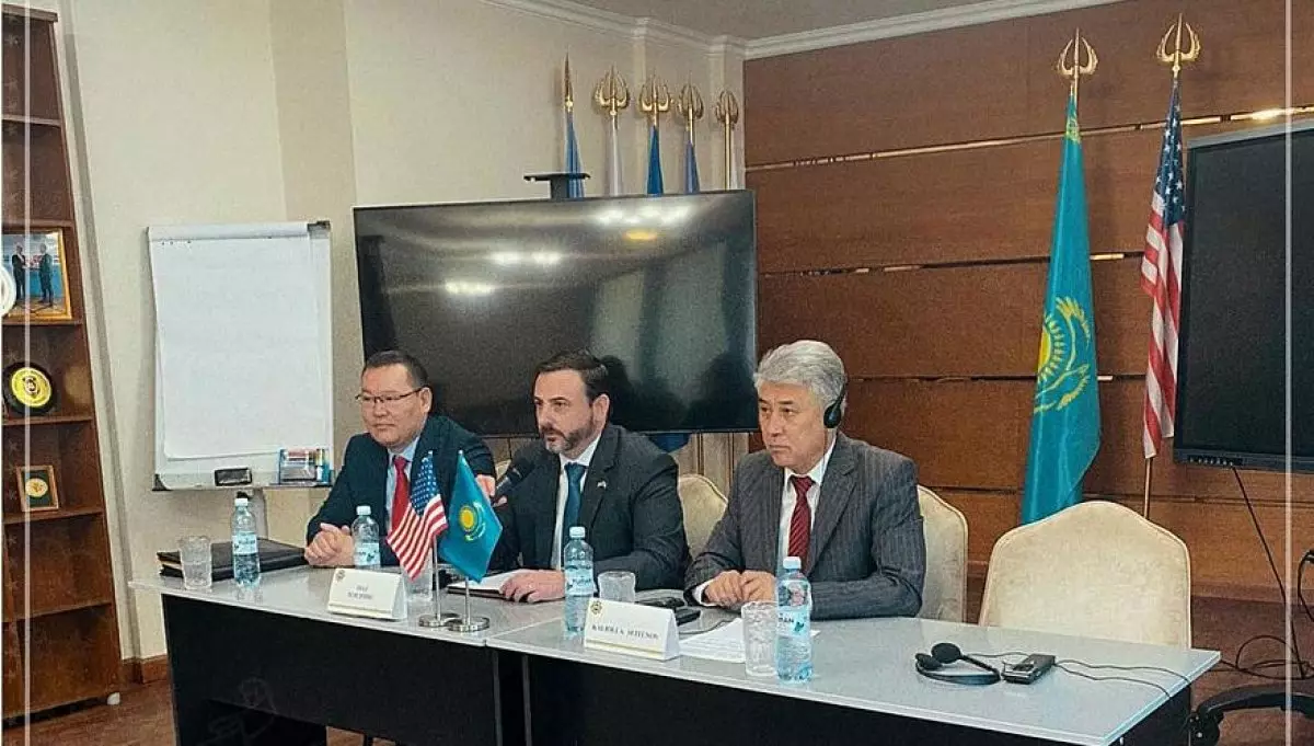 Казахстан и США провели совместный тренинг по предотвращению экстремизма в сети