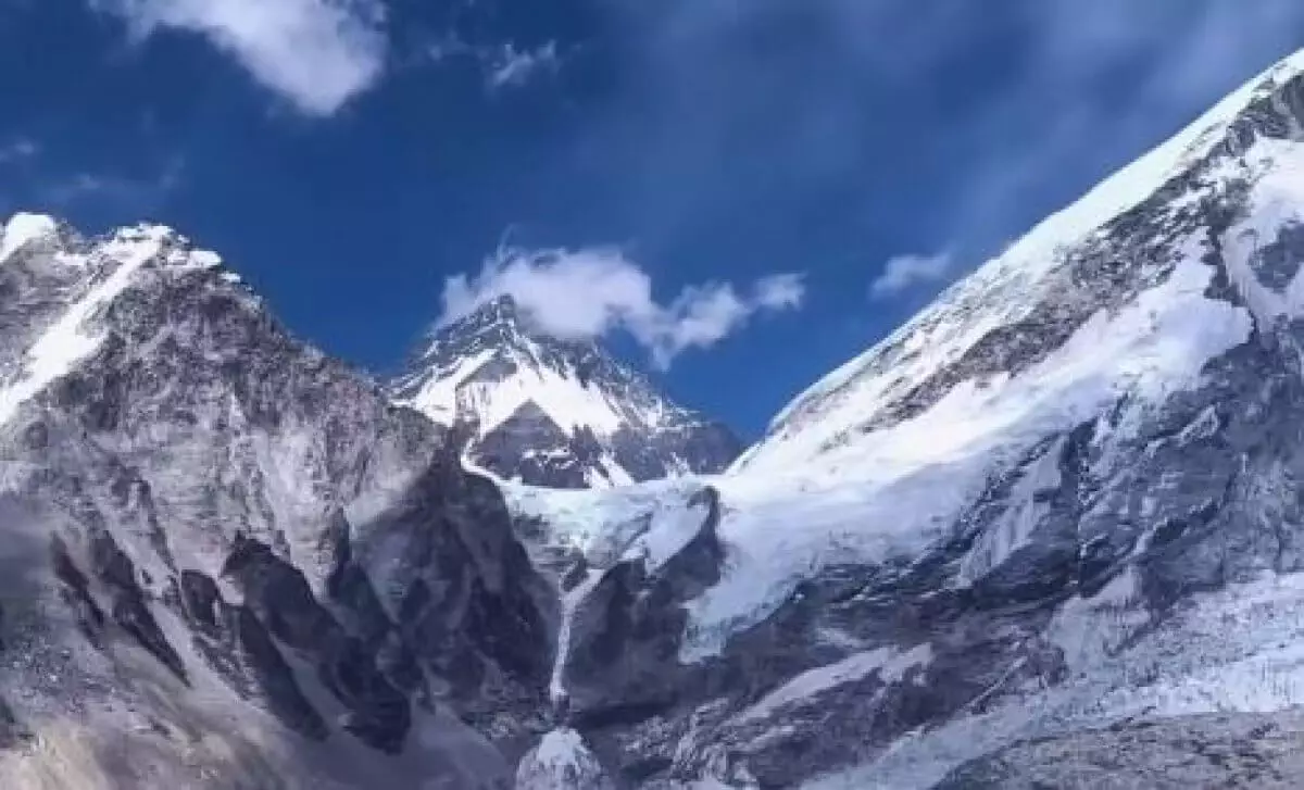 Жамиля Баширова успешно покорила Эверест (ВИДЕО)
