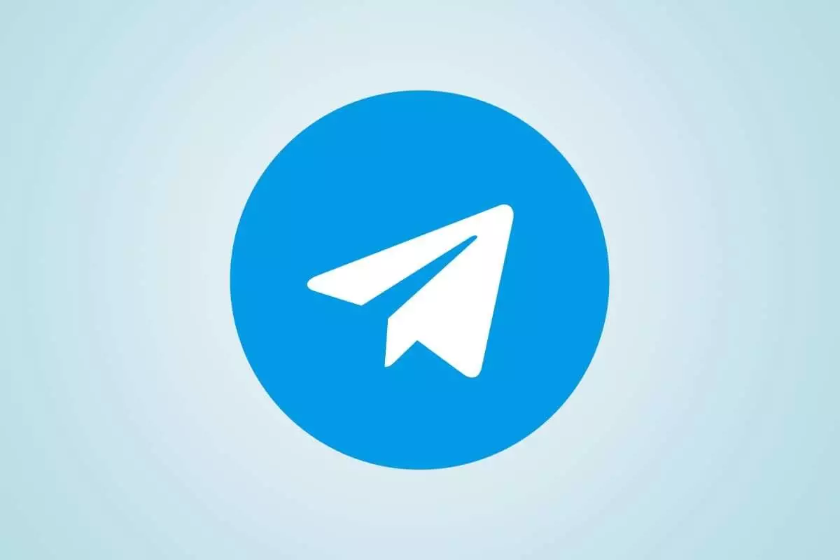 Telegram побеждает WhatsApp в России, YouTube еще в топе