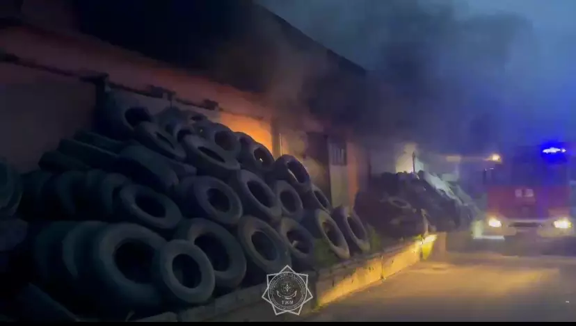Пожар в цехе по переработке шин произошел в Алматы