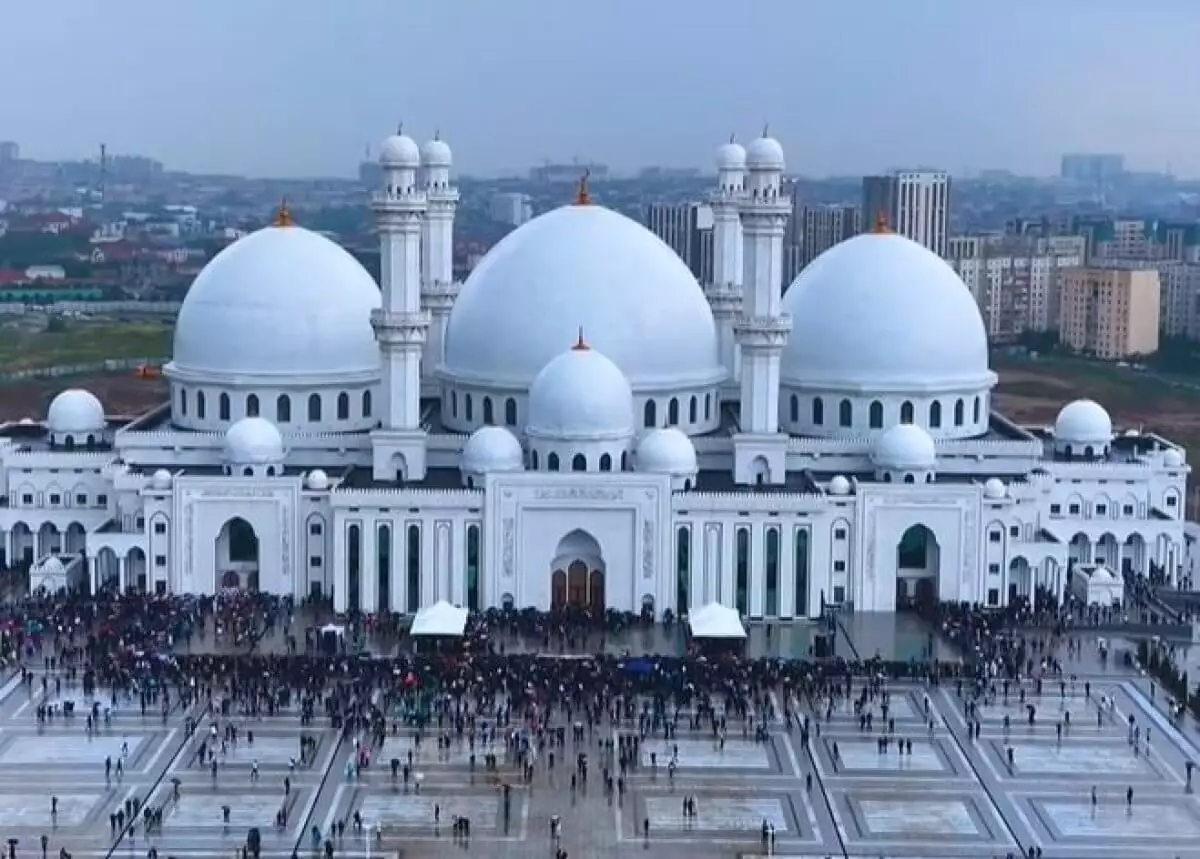 Большую мечеть открыли в Шымкенте (ВИДЕО)