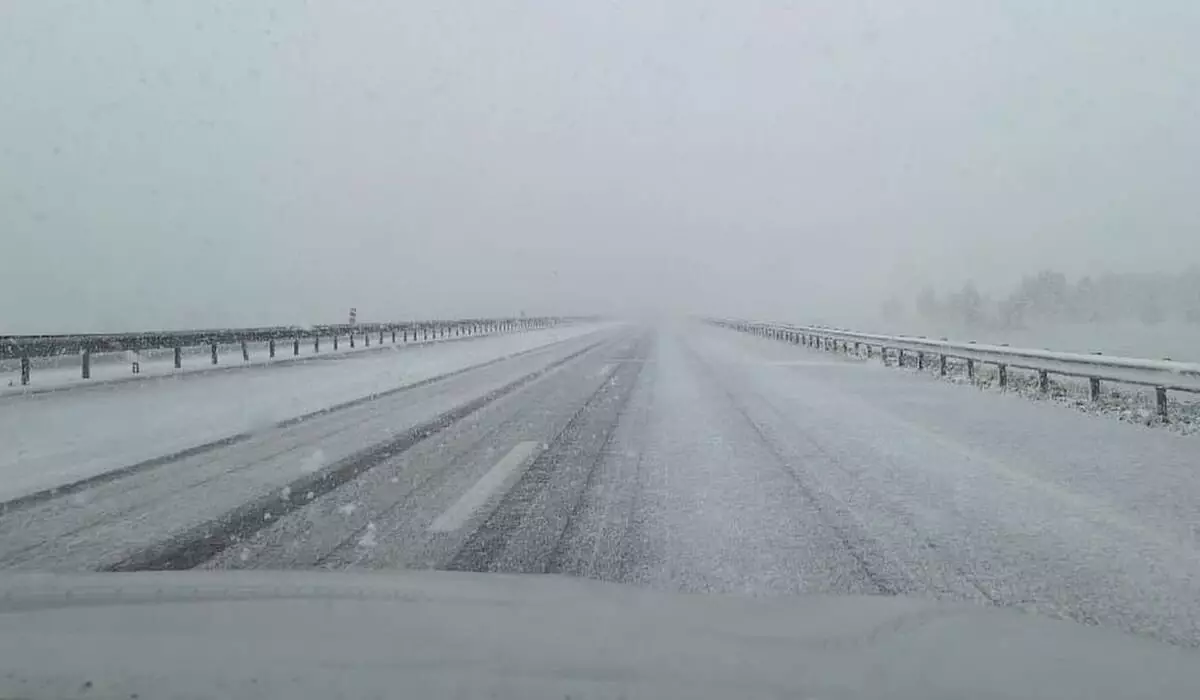 Автодороги закрыли из-за снегопада в Акмолинской области (ВИДЕО)