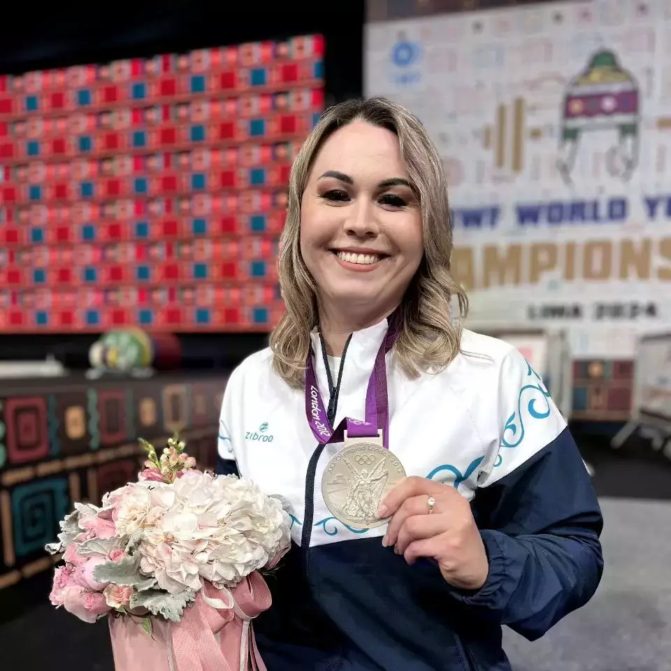 Спустя 12 лет казахстанская тяжелоатлетка получила олимпийскую медаль