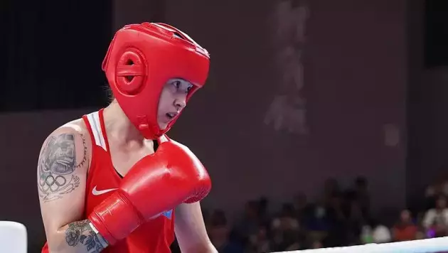 Назым Кызайбай уничтожила соперницу в стартовом бою турнира за Олимпиаду
