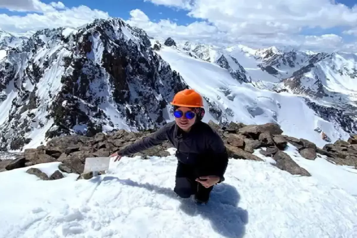 «Осуществила мечту без спонсоров»: Вторая в истории казашка покорила Эверест