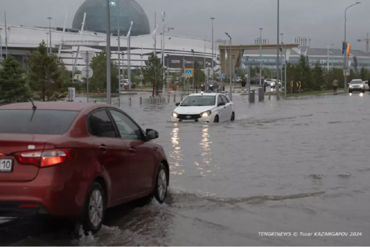 В акимате рассказали, почему Астана «поплыла» после сильного дождя
