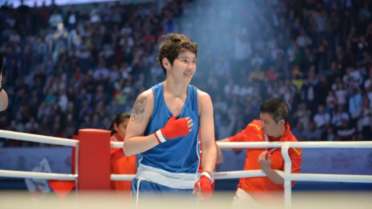 Казахстанка одержала досрочную победу на старте олимпийского отбора по боксу