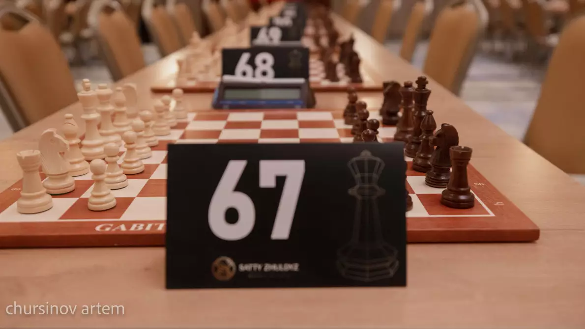 В Актобе стартовал международный шахматный турнир, посвященный Владимиру Дворковичу