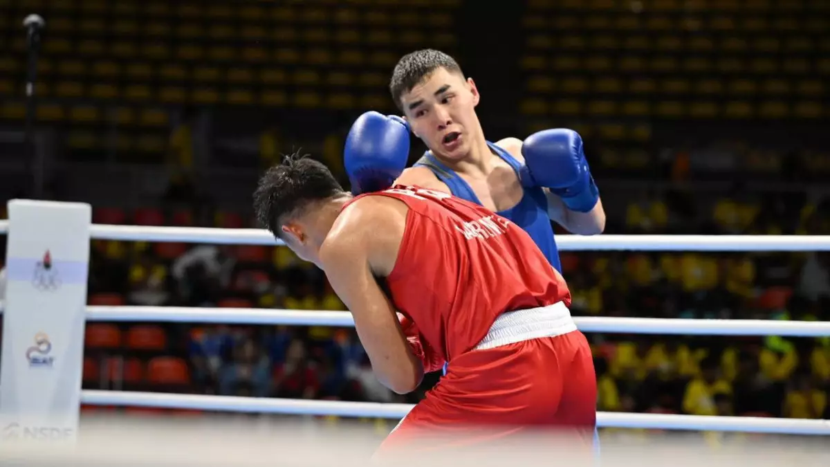 Казахстанский боксер одержал победу в первом бою на квалификационном турнире в Таиланде