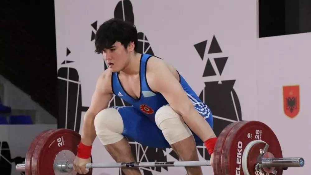 Казахстанский штангист стал чемпионом мира по тяжелой атлетике