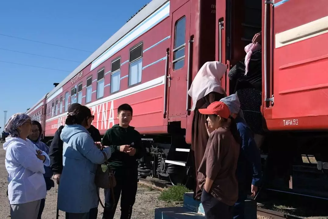 Медицинский поезд "Саламатты Қазақстан" прибыл в пострадавший от паводков Кульсары