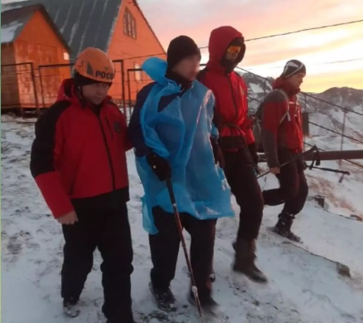 11 подростков потерялись в горах в Алматинской области