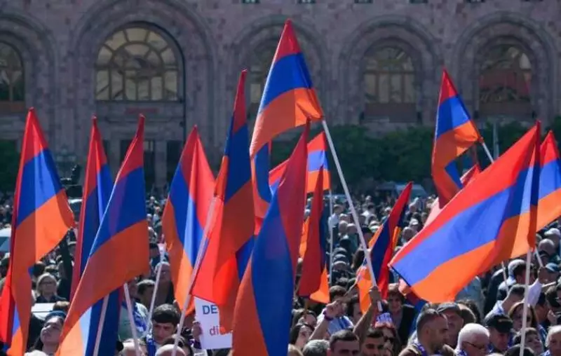 В Армении массовые протесты: люди требуют отставки Пашиняна