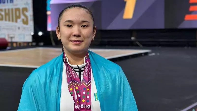 Подросток из Казахстана выиграла чемпионат мира по тяжелой атлетике