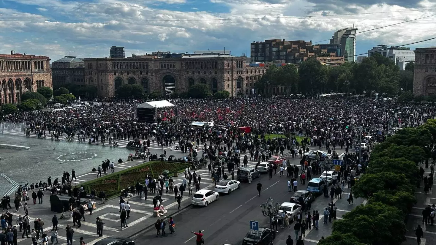 Протестующие в Армении планируют перекрыть все дороги