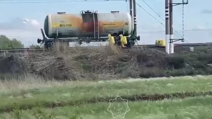 Соляная кислота разлилась на железной дороге в Акмолинской области