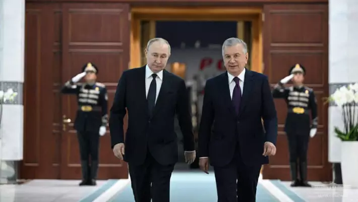 Песков назвал чувствительными вопросы, которые обсуждают Мирзиёев и Путин