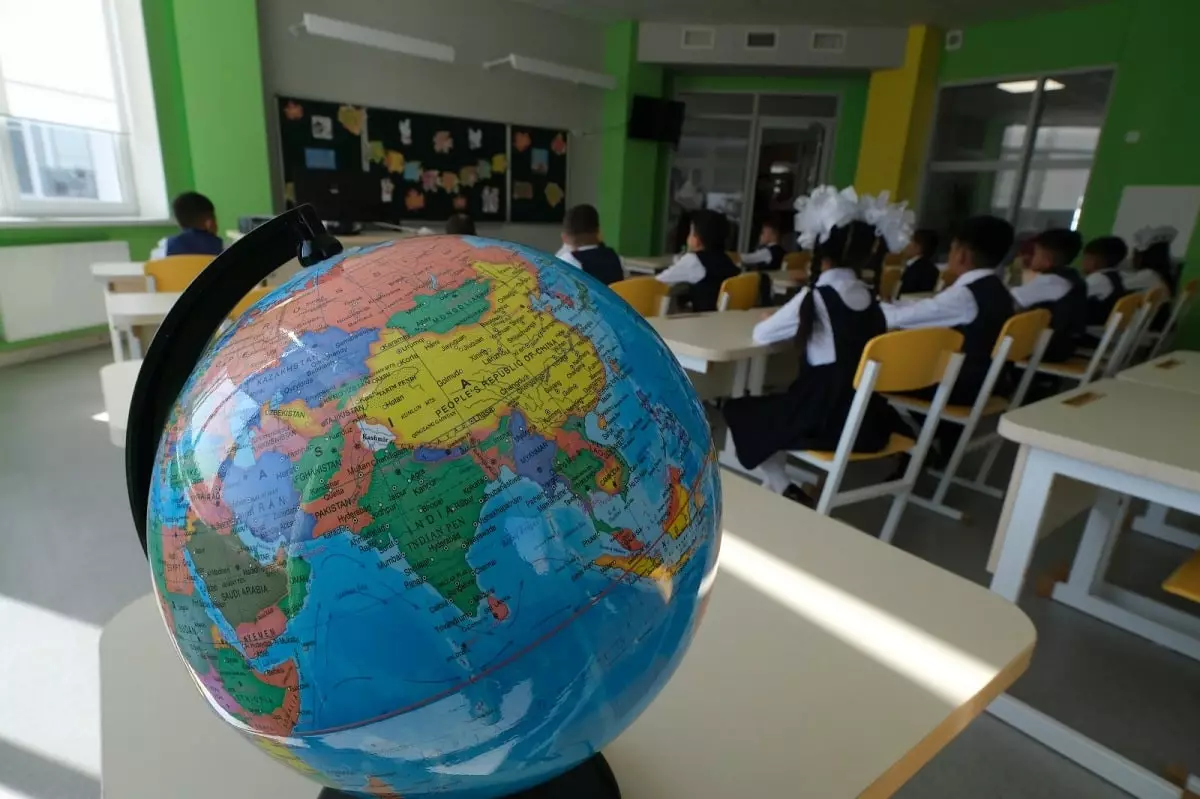 Ученики 5, 8 и 10-х классов впервые сдают экзамен по казахскому языку