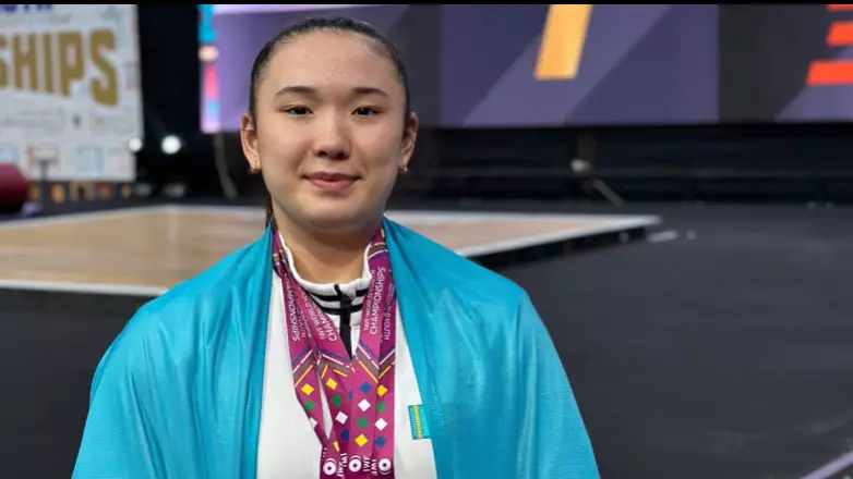 17 жастағы қазақстандық ауыр атлетикадан әлем чемпионатында үш алтын жеңіп алды