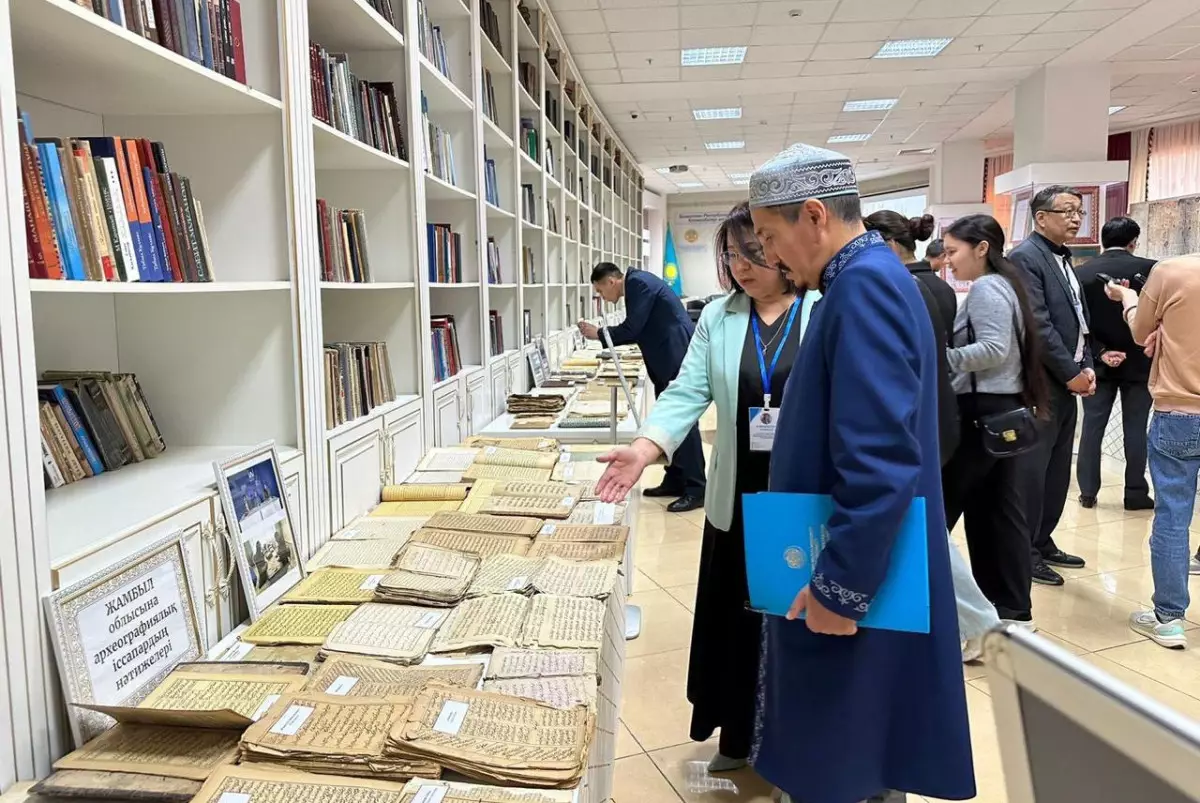 Выставка "Письменное наследие истории Великой степи" прошла в Казахстане