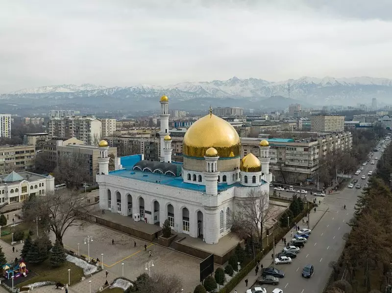 Житель Алматы воровал вещи прихожан мечетей во время намаза