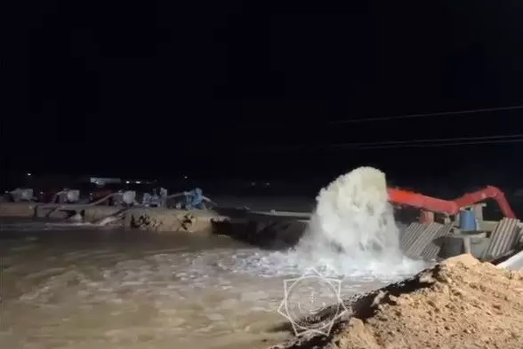 Паводки в Кульсары: спасатели работают круглосуточно