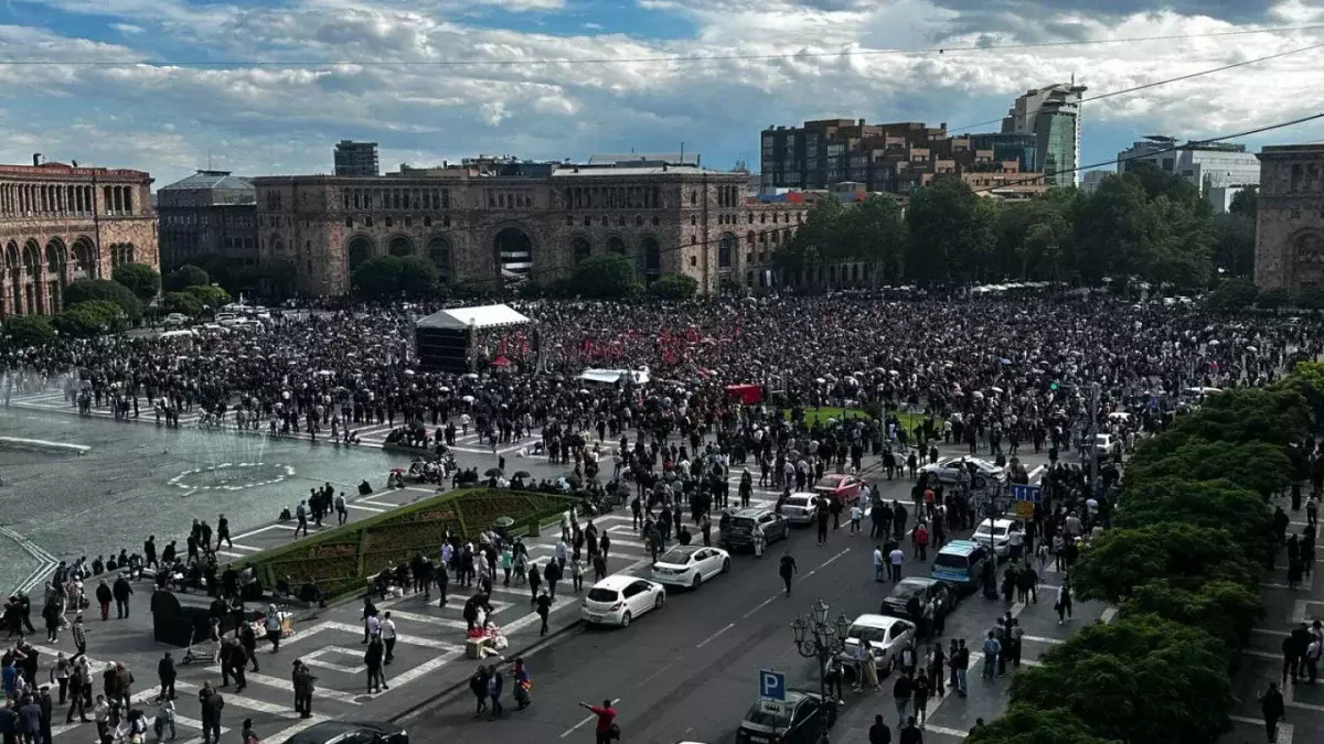 Протестующие в Армении планируют перекрыть все дороги