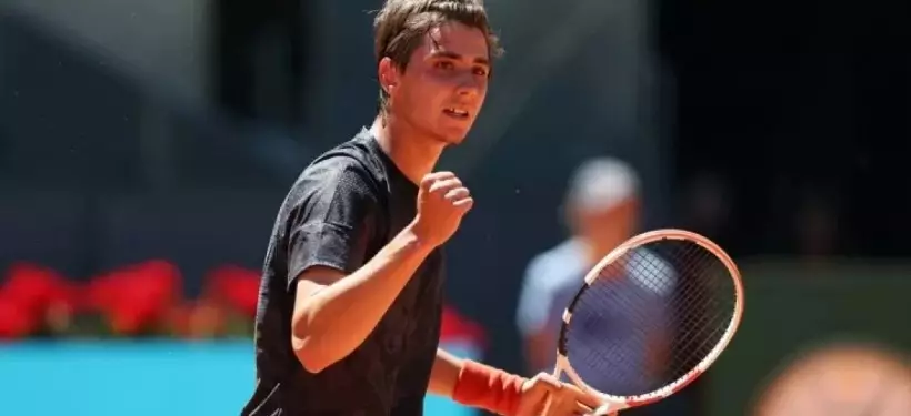 Волевую победу в затяжном матче на старте "Ролан Гаррос" одержал казахстанский теннисист