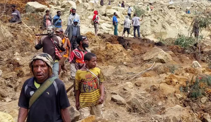 "2000 мыңнан астам адам тірідей көмілді": жер бетінен бір ауыл жойылып кетті
